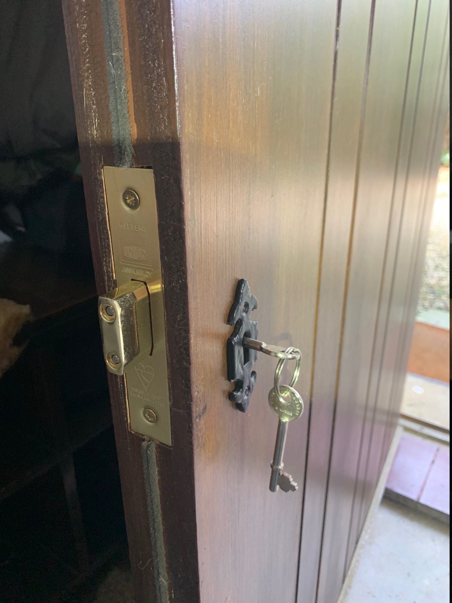 Cassington Locksmiths providing local lock repairs, key cutting, and emergency locksmith services